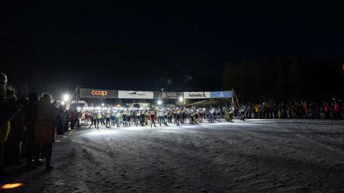 Für viele ein ganz besonderes Erlebnis, die 17 Kilometer lange Strecke von Sils nach Pontresina durch die Nacht zu laufen. Foto: Fabian Gattlen