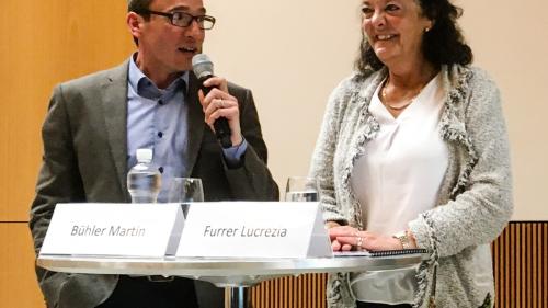 Martin Bühler, Leiter Amt für Militär und Zivilschutz (AMZ) Graubünden und Lucrezia Furrer, Gemeindepräsidentin von Felsberg. Foto: Jon Duschletta