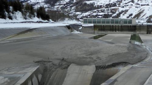 Der Ausgleichsbecken in Pradella wurde für die Inspektion entleert (Foto: Engadiner Kraftwerke AG)