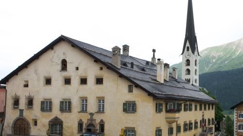 Der Dorfplatz von Zuoz. Foto: Reto Stifel