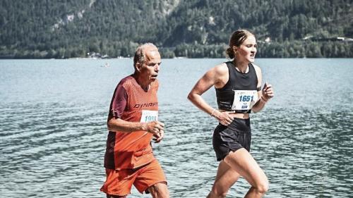 Gemeinsam mit dem älteren Herrn auf den letzten Kilometern, ich sichtlich angeschlagen. Foto: Fabiana Wieser