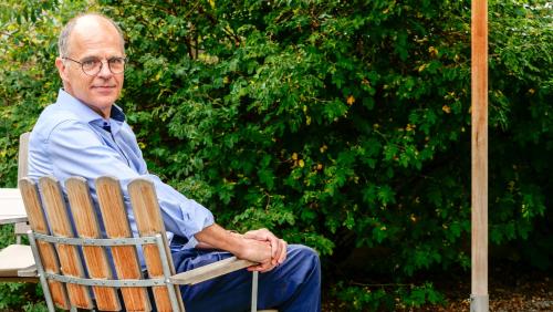 Giovanni Jochum blickt auf eine spannende Politkarriere zurück und widmet sich nun wieder vermehrt seiner eigenen Revisionsunternehmung. Er bleibt dank seinen Verwaltungsratsmandaten unter anderem dem Energiesektor treu. Foto: Jon Duschletta
