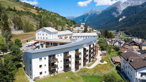 La Chasa Puntota a Scuol exista daspö 70 ons (fotografia: Mayk Wendt).