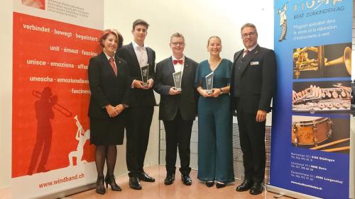 Simon Gabriel (immez) ho guadagno in sanda passeda il finel dal «Swiss Windband Award 2024».
Foto: mad