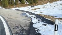 Die Kantonspolizei Graubünden untersucht den Unfallhergang. Bild: Kantonspolizei Graubünden